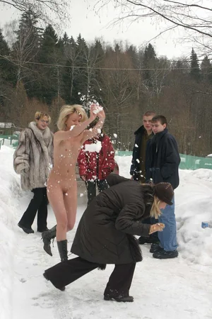 Shameless Blonde — photo 18