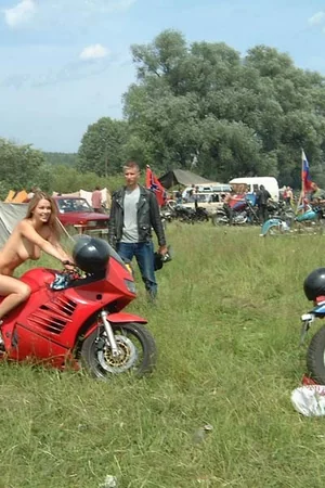 Nudist at Biker Festival — photo 3
