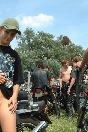 Nudist at Biker Festival — photo 8