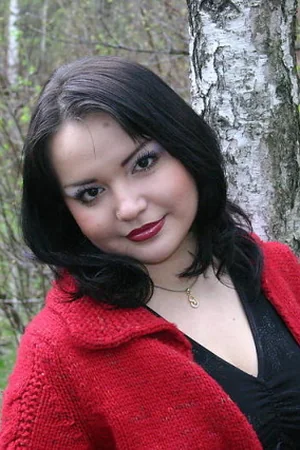 Round-Faced Brunette Shows Her Tits — photo 30