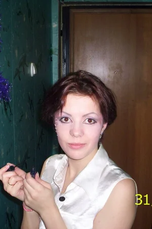 Young Wife with Shaved Pussy Sucks Husband — photo 39