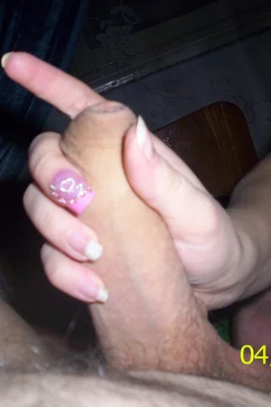 Young Wife with Shaved Pussy Sucks Husband — photo 45