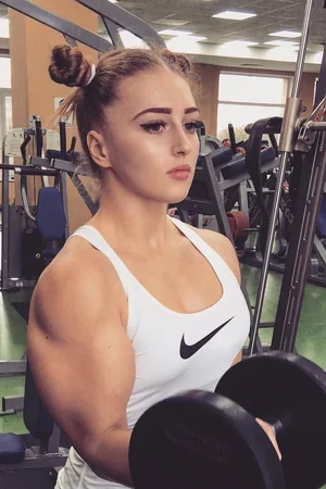 Muscular Russian Girl Julia Vins — photo 2