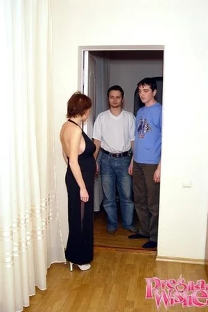 Naughty Pregnant Woman Stays Active — photo 4