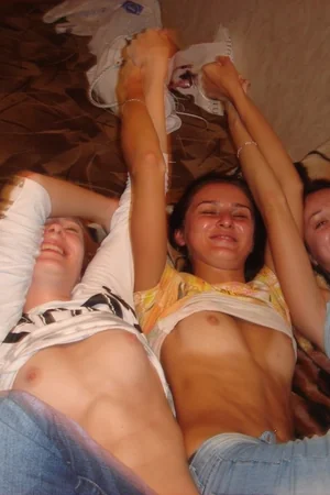 Drunk Russian Coeds Get Naughty — photo 19