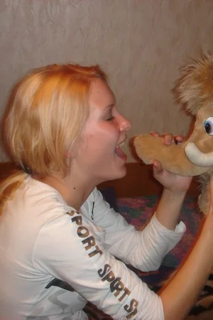 Drunk Russian Coeds Get Naughty — photo 26