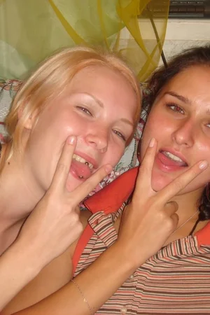 Drunk Russian Coeds Get Naughty — photo 8