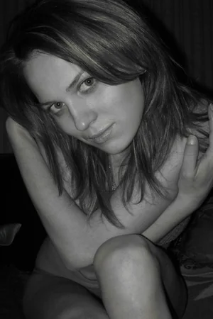 Modest Brunette Reveals Her Tits — photo 28