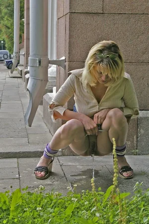 Blonde Pees Outdoors — photo 45