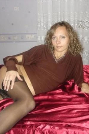 Bared Her Ass — photo 18