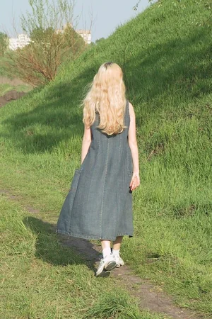 Young Model Irena in the Field — photo 3