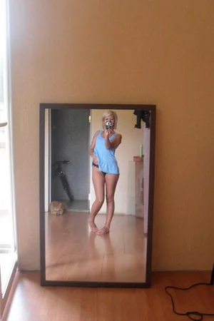 Sporty MILF Fucks Ass — photo 12