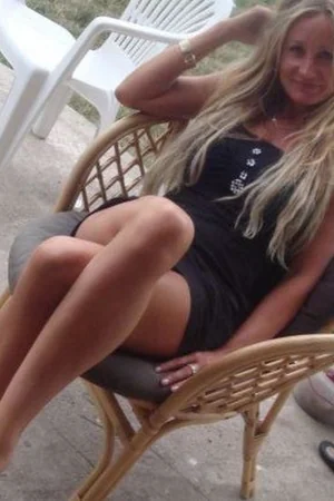 Russian MILF With Beautiful Legs — photo 10