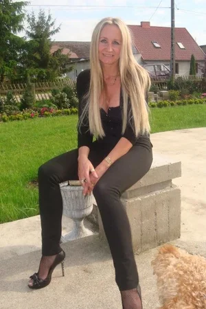 Russian MILF With Beautiful Legs — photo 13