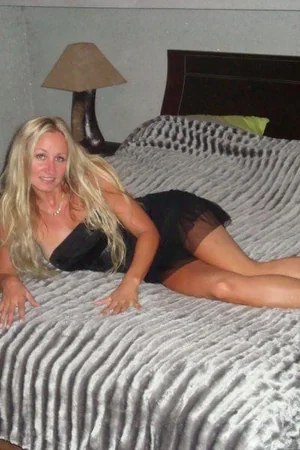 Russian MILF With Beautiful Legs — photo 14