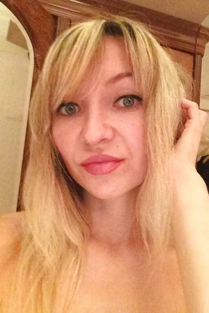Divorced Woman's Intimate Pics — photo 18