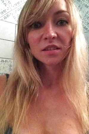 Divorced Woman's Intimate Pics — photo 20