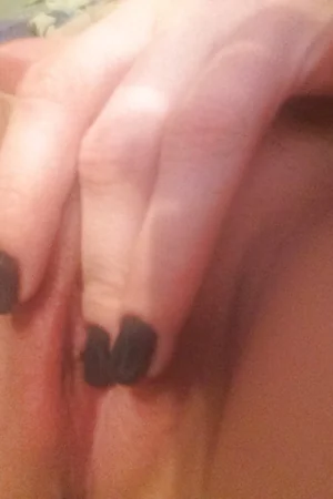 Divorced Woman's Intimate Pics — photo 32
