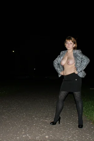 Busty Woman With Sad Look — photo 33