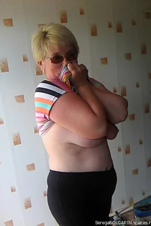 Elena Spoils Husband With Oral — photo 15