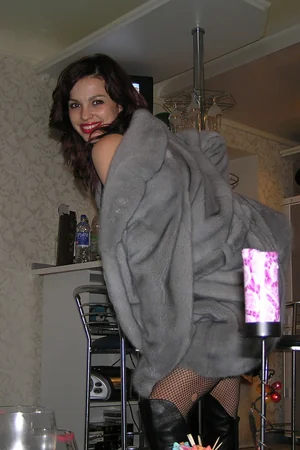 Beautiful Girl Not Quite Naked — photo 12