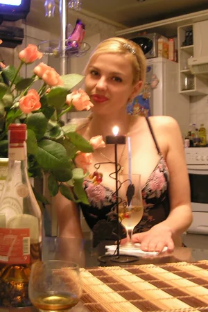 Beautiful Girl Not Quite Naked — photo 26