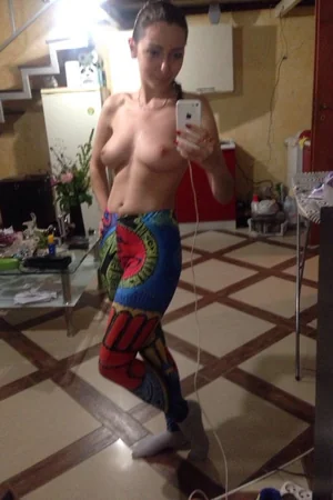 Young Fitness Babe Flashes Tits — photo 7