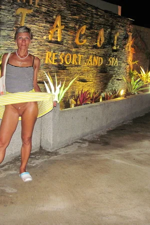 Uninhibited Skinny Woman — photo 31