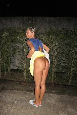 Uninhibited Skinny Woman — photo 5