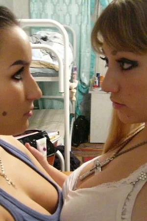Lonely College Girls — photo 25