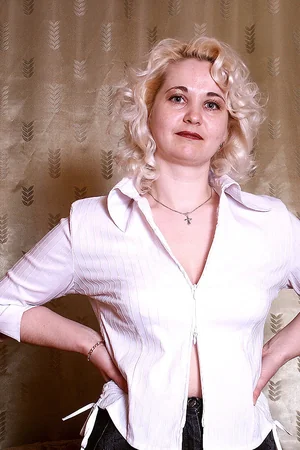 Glasha's Pussy Peek — photo 13