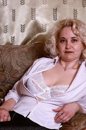 Glasha's Pussy Peek — photo 22