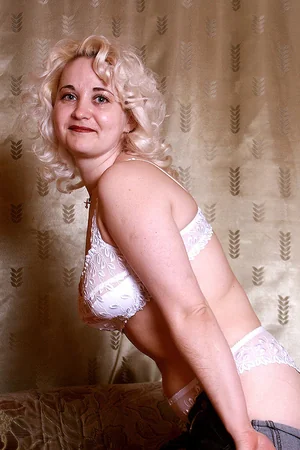 Glasha's Pussy Peek — photo 28