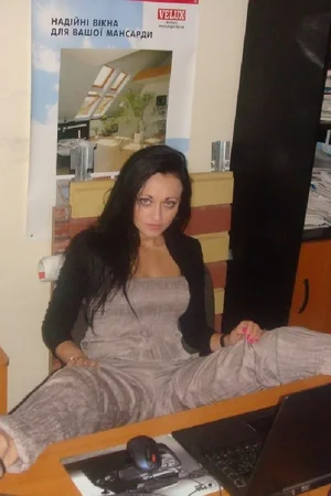 Beauty Relaxes With Friend in Banya — photo 9