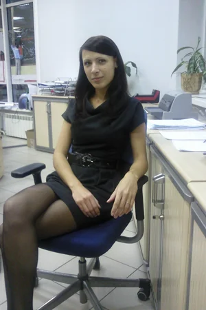 Girl Manager At Work and Home — photo 4