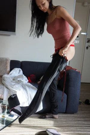 Brunette Loves to Travel and Fuck — photo 43