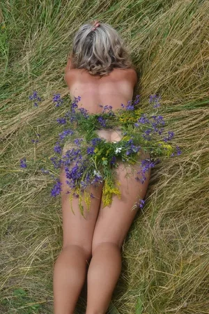 Enjoys Stripping Outdoors — photo 8