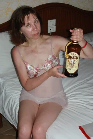 Woman With Saggy Boobs Naked on Couch — photo 9