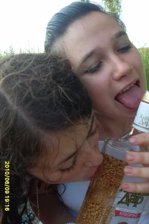 Drunk Babes Outdoors — photo 11