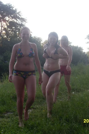 Drunk Babes Outdoors — photo 14