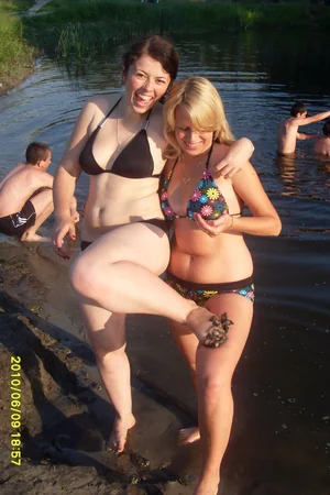 Drunk Babes Outdoors — photo 18
