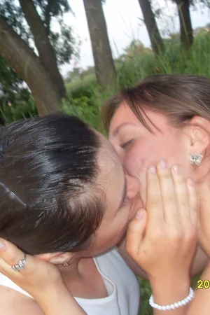 Drunk Babes Outdoors — photo 6