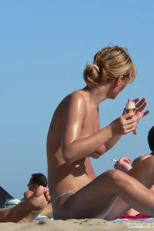 Girls Topless on Beach — photo 19
