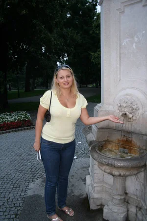 Private Photos of a Pretty Blonde — photo 1