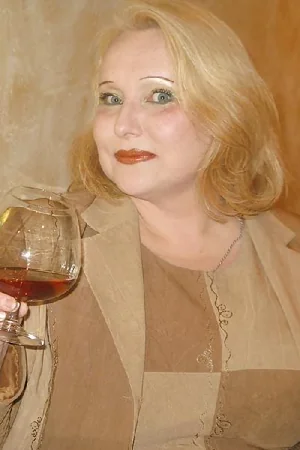 Chubby MILF Gives Head and Has Sex — photo 1