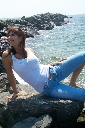 Russian woman went on vacation and couldn't resist a nude photoshoot — photo 14