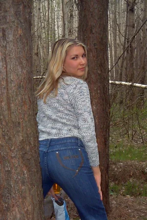 Young Russian Blonde Posts Explicit Photos Online — photo 1