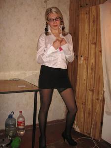 Молодая русская блонда выложила в сеть свои откровенные снимки - фото #16