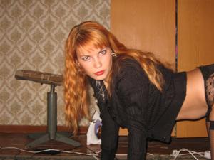 Молодая русская блонда выложила в сеть свои откровенные снимки - фото #60