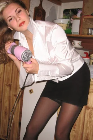 Young Russian Blonde Posts Explicit Photos Online — photo 7